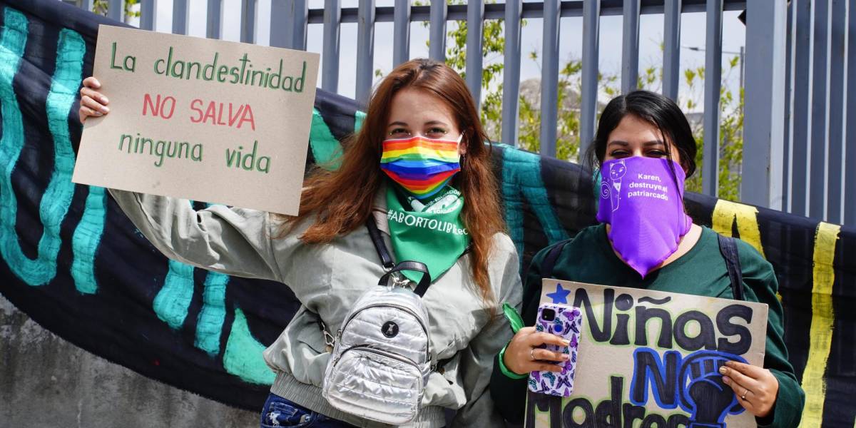 Aborto legal en Ecuador: los plazos y tiempo de gestación son motivo de debate