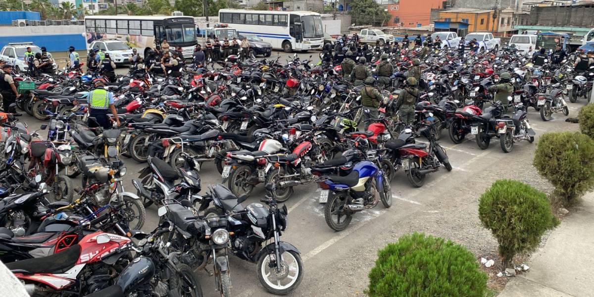 La Policía retiene más de 200 motos en Durán por operativo contra asesinatos