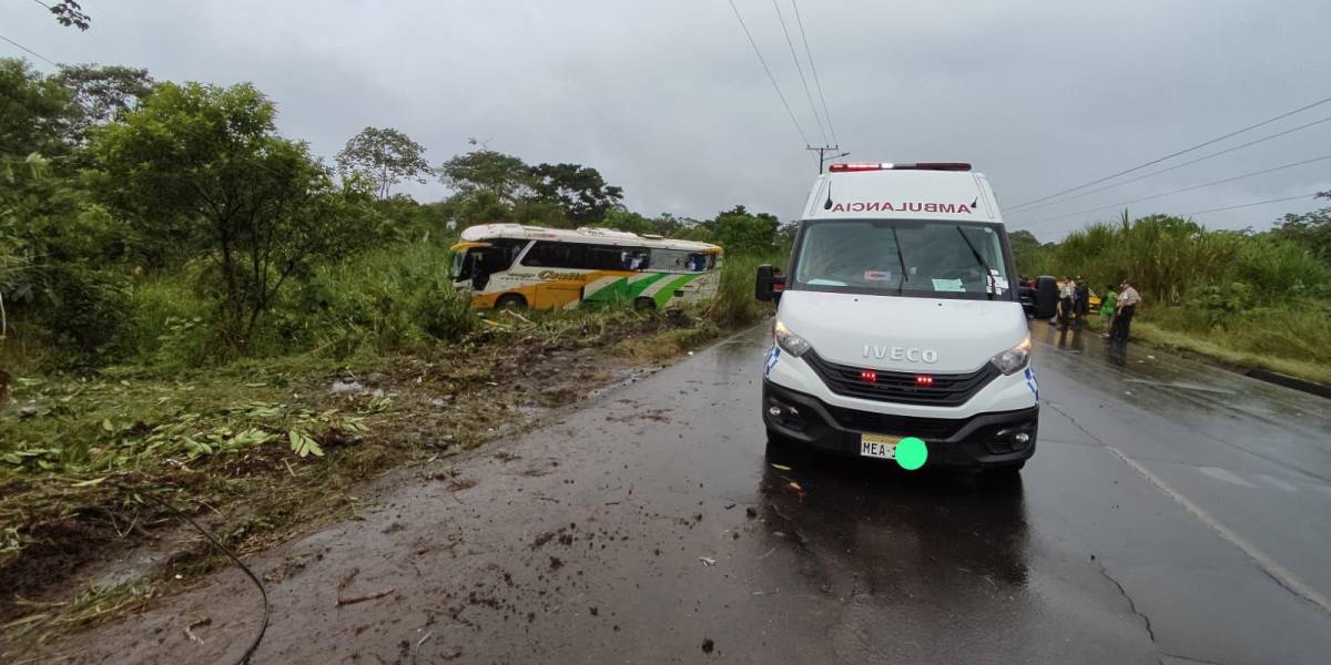 Un bus se accidentó en Morona Santiago y dejó al menos dos heridos