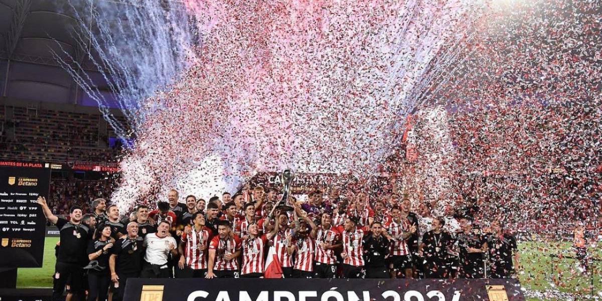 Estudiantes golea 3-0 a Vélez y gana el Trofeo de Campeones de Argentina