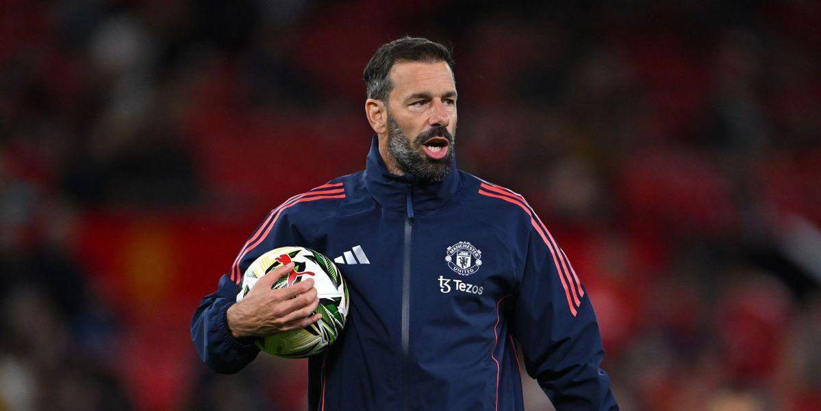 Ruud van Nistelrooy reemplaza al despedido Ten Hag como entrenador interino del Manchester United