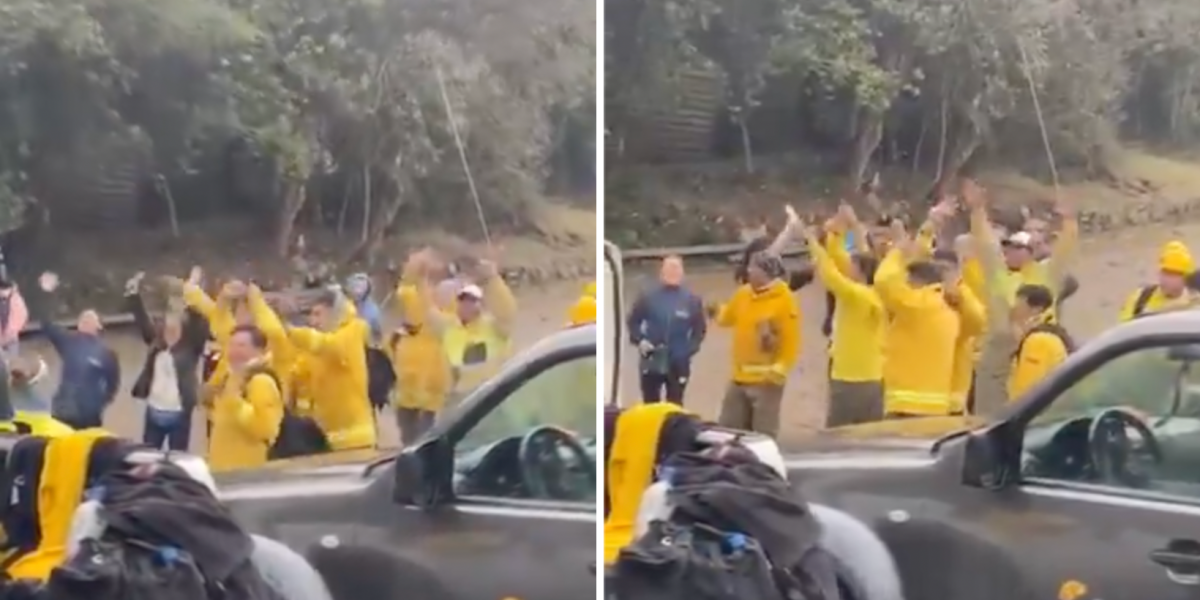 Los bomberos y brigadistas celebran la caída de lluvia y granizo en varias zonas de Azuay