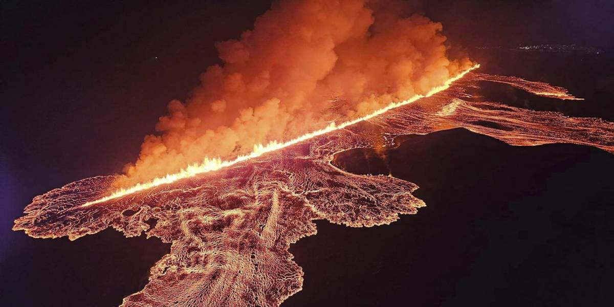 Se extiende la erupción volcánica en Islandia tras aparición de una segunda fisura