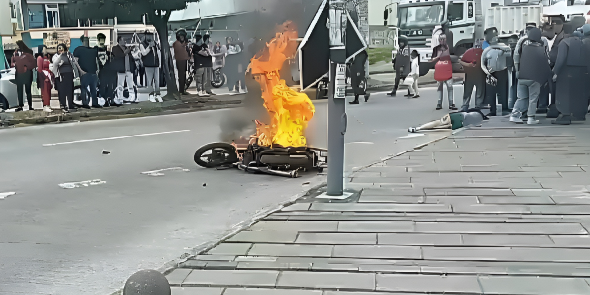 Quito | Un presunto delincuente fue linchado tras un intento de asalto en la Plataforma Sur