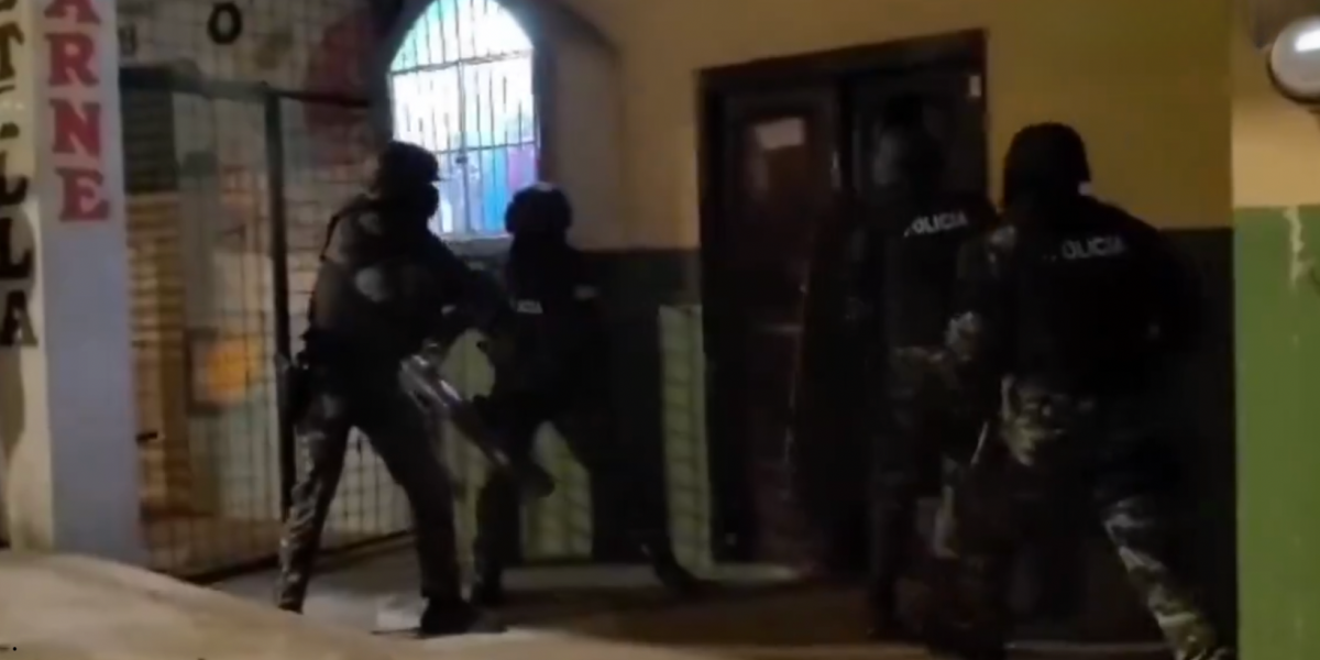 La Policía afirma que asestó un golpe al grupo criminal Los Pepes, con la detención de 12 sujetos en Manabí