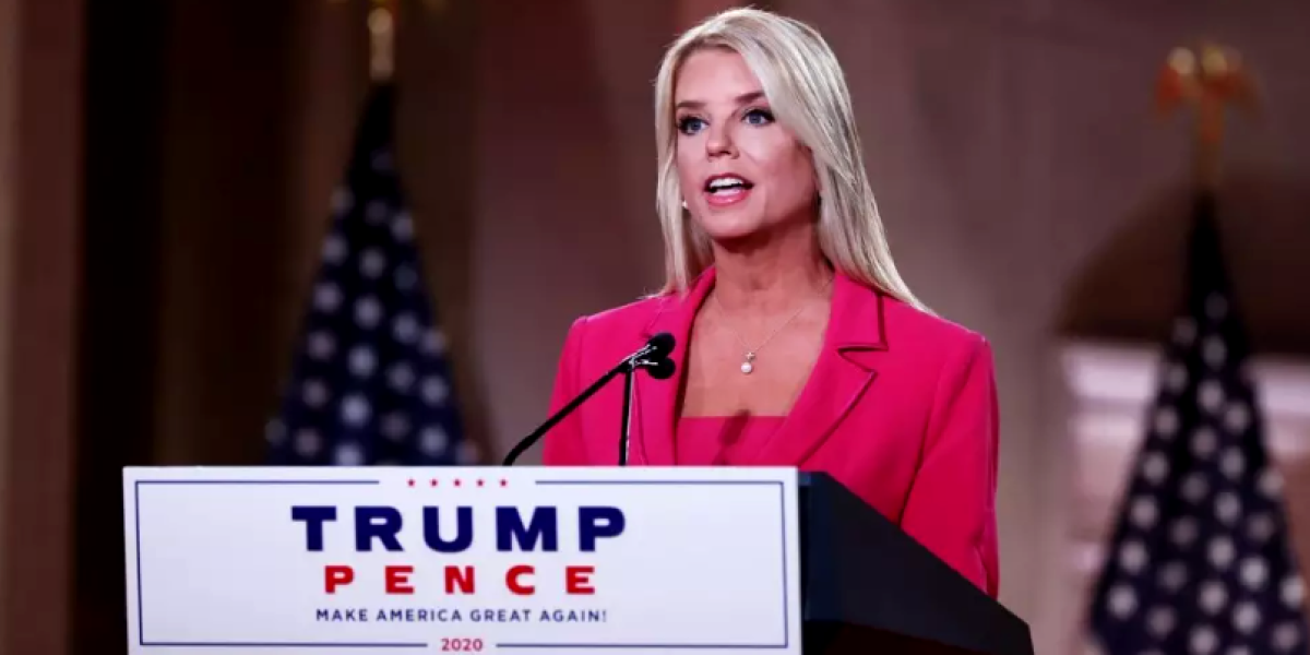 Trump elige a la ex fiscal general de Florida, Pam Bondi, como sucesora de Matt Gaetz