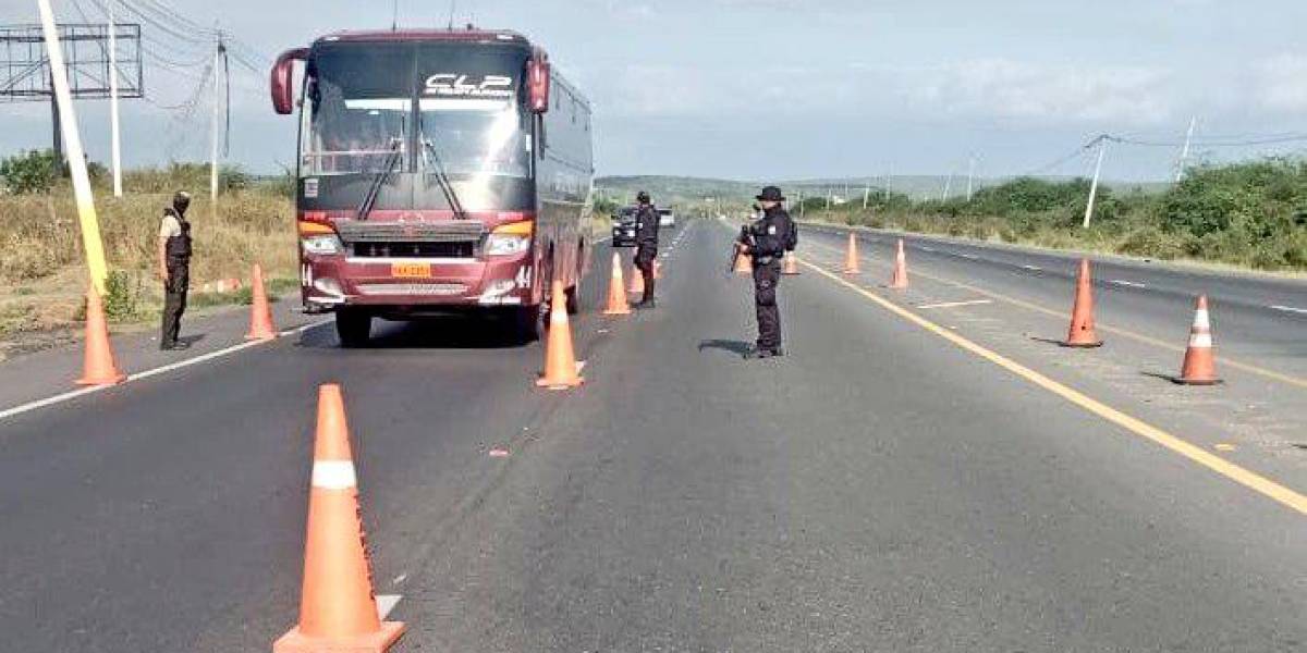 Estado de excepción en Ecuador: Guillermo Lasso modificó el decreto ¿qué puede y no hacer en este feriado?