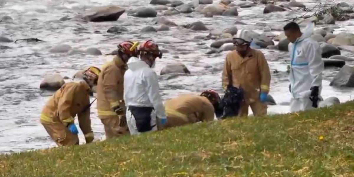 Un cadáver fue hallado a orillas del río Tomebamba, en Cuenca