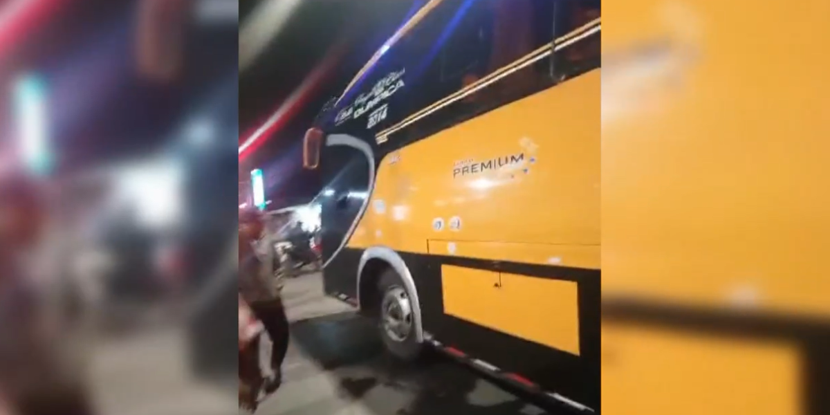 Un bus con más de 30 trabajadores españoles fue baleado en Posorja, Guayas