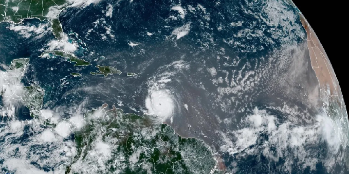 Beryl se acerca a Jamaica como huracán categoría 4 tras dejar al menos siete muertos a su paso por el Caribe