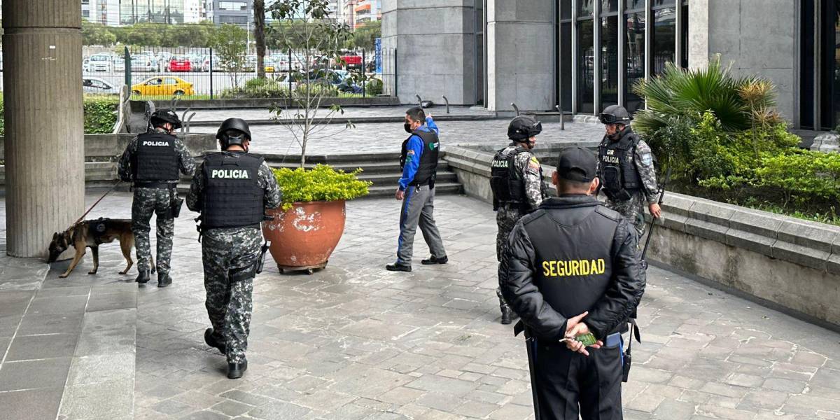 La Policía descarta presencia de artefactos explosivos en el Ministerio de Educación