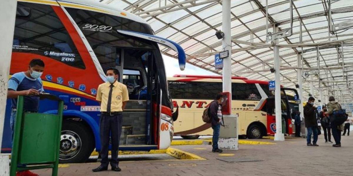 Los transportistas interprovinciales trabajan con normalidad en Carcelén y Quitumbe
