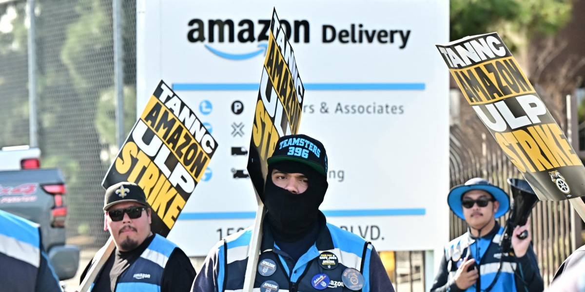 Trabajadores de Amazon se declaran en huelga antes de Navidad en EE. UU.