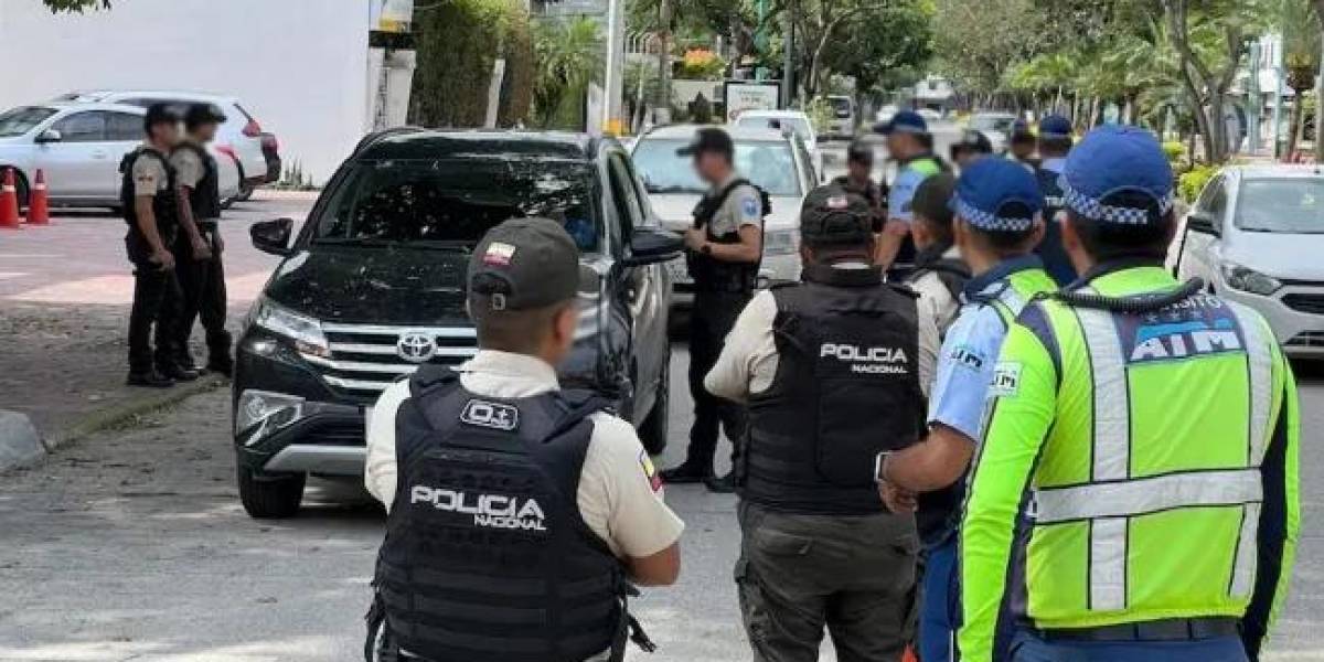 Dos agentes de la Policía Judicial son procesados por presunta concusión en Santa Elena