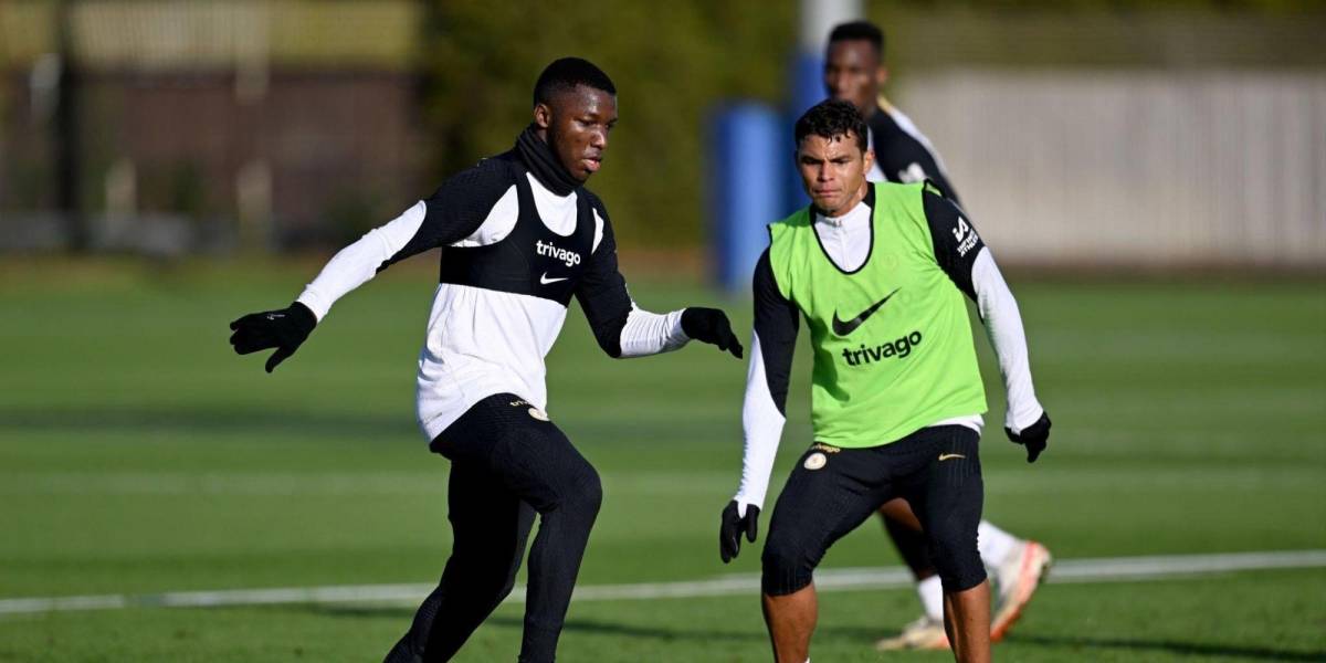 La emotiva despedida de Moisés Caicedo a Thiago Silva por su salida del Chelsea