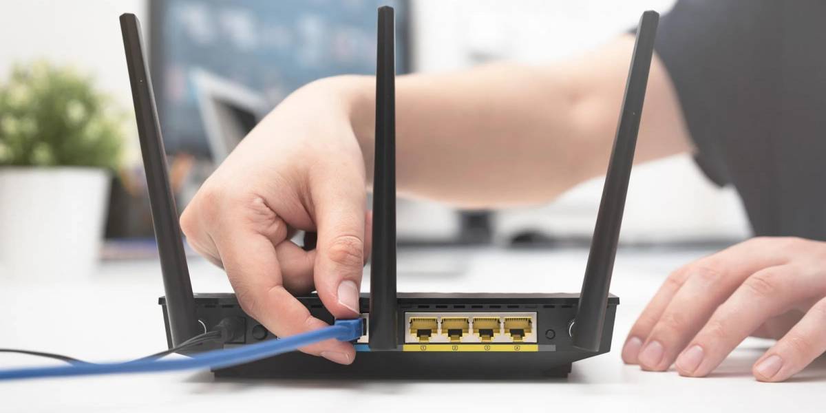 Los tres dispositivos que nunca deben estar cerca del router porque ralentizan el Internet