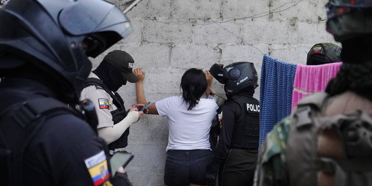 Tres adolescentes y dos adultos detenidos por el secuestro de un hombre en Durán, Guayas