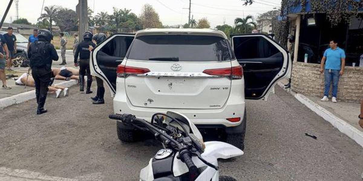 Un vehículo baleado trató de ingresar en la Base Aérea Simón Bolívar de Guayaquil