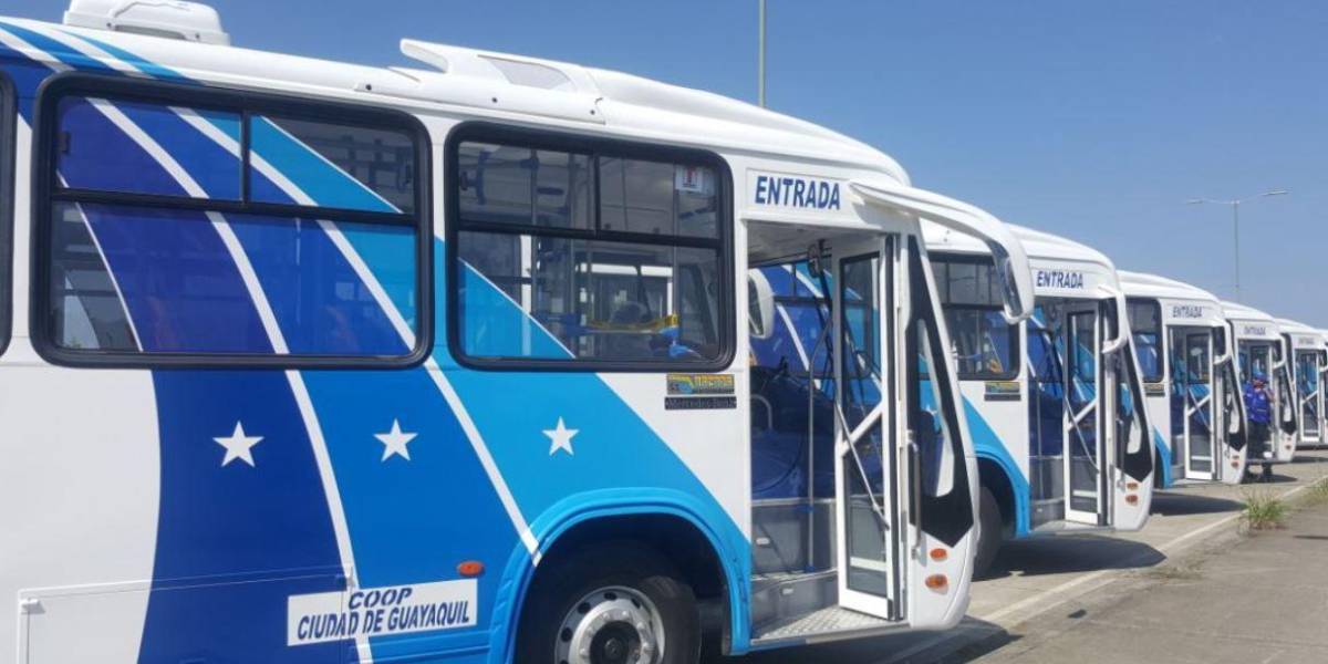 La ATM advierte con sanciones a los transportistas de Guayaquil que paralicen sus actividades