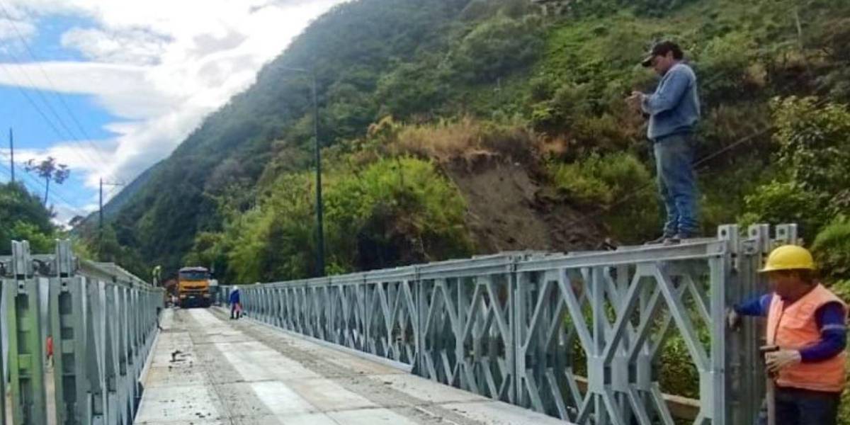 La vía Baños-Puyo está habilitada tras instalación del puente tipo Bailey