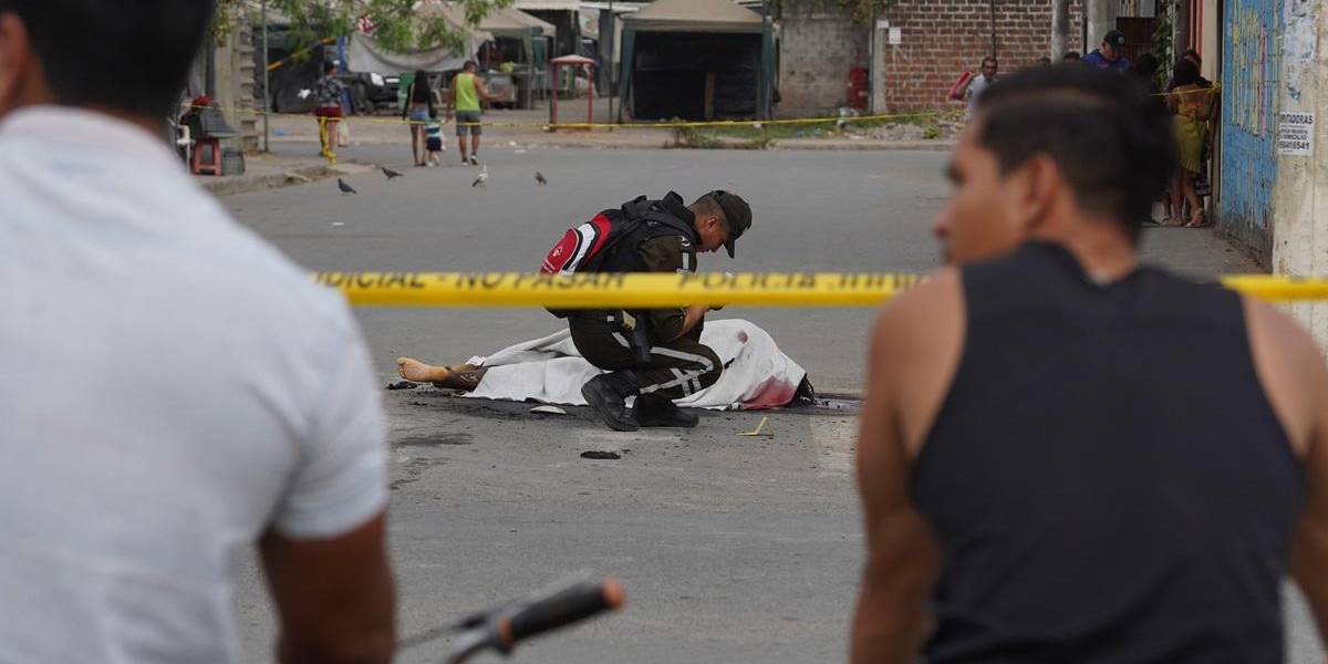 Un cuerpo desmembrado e incinerado fue hallado en una vía de Pascuales, en Guayaquil