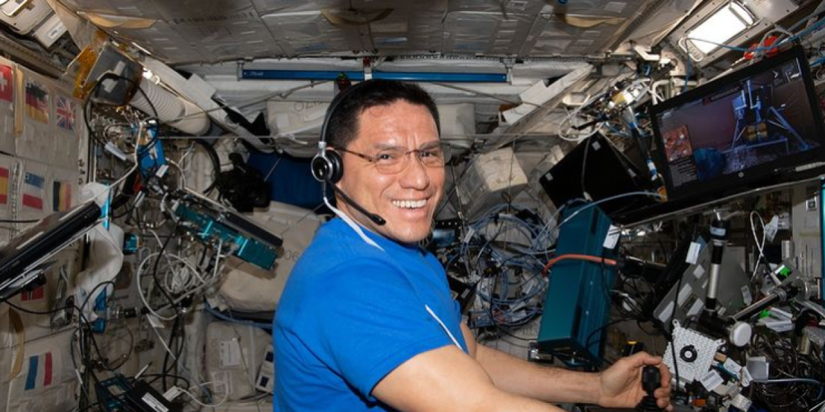 ¿Quién es Frank Rubio, el astronauta hispano que permaneció varado en el espacio?