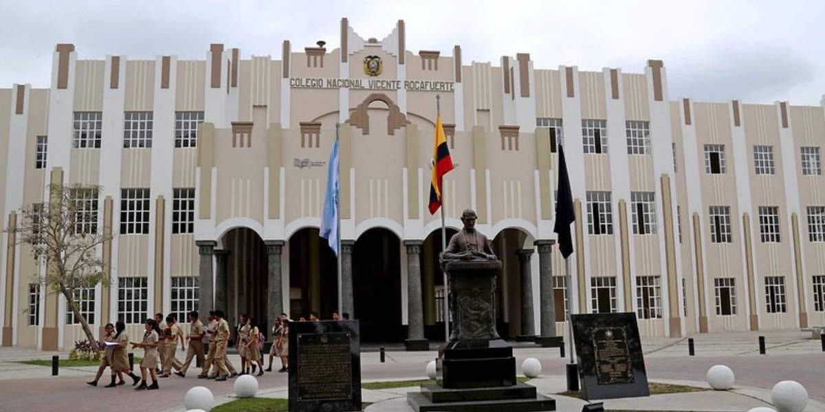 Una riña en el colegio Vicente Rocafuerte, en Guayaquil, terminó con un estudiante herido con un arma blanca