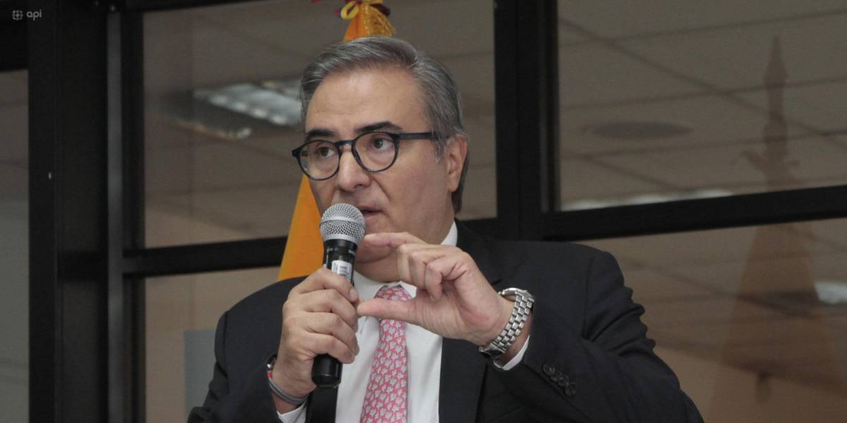 El ministro de Energía, Antonio Goncalves, indica que la próxima semana seguirán los cortes de luz en Ecuador