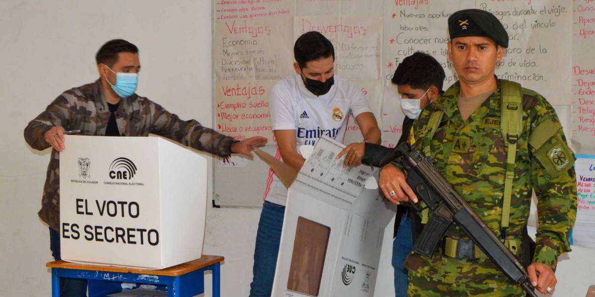 Elecciones Ecuador 2023: el CNE consultará a la Corte Constitucional si puede unificar dos elecciones