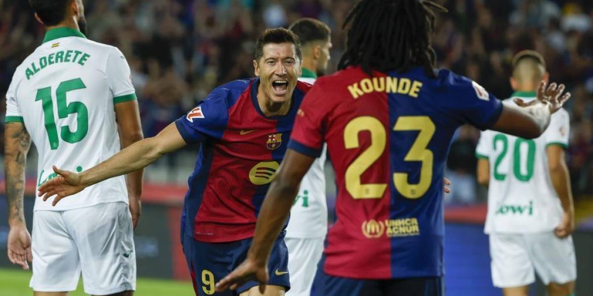 El FC Barcelona vence con gol de Lewandowski y sigue líder en España