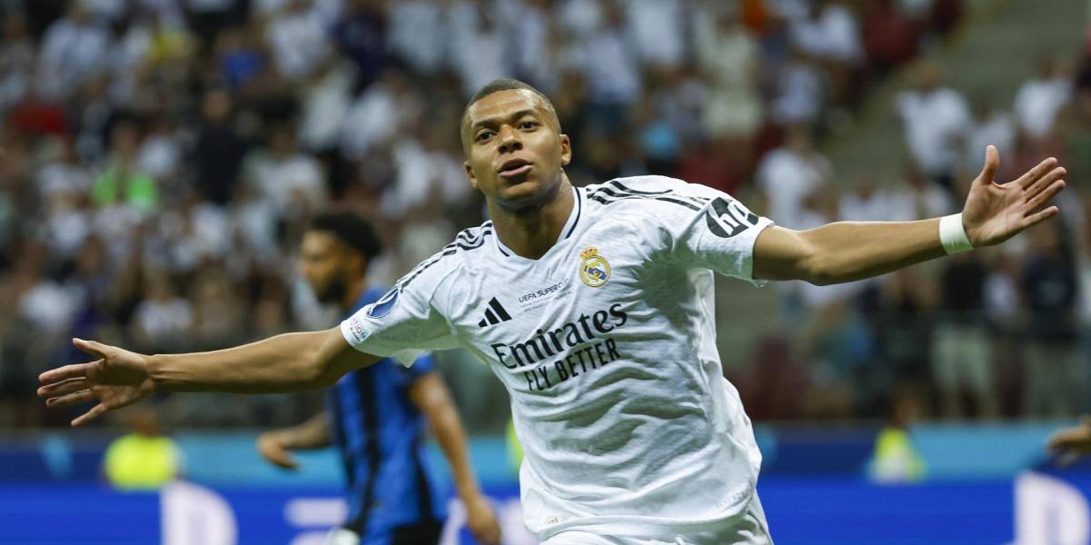 El delantero francés del Real Madrid Kylian Mbappé celebra su gol en la Supercopa de Europa