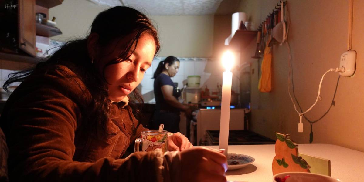 Ecuador supera la oscura etapa de los apagones tras 89 días en tinieblas