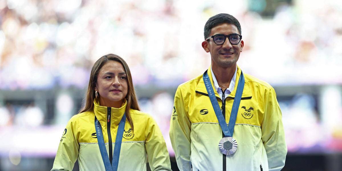 ¡Para el recuerdo! Daniel Pintado y Glenda Morejón lucen la medalla de plata en los Juegos Olímpicos de París 2024