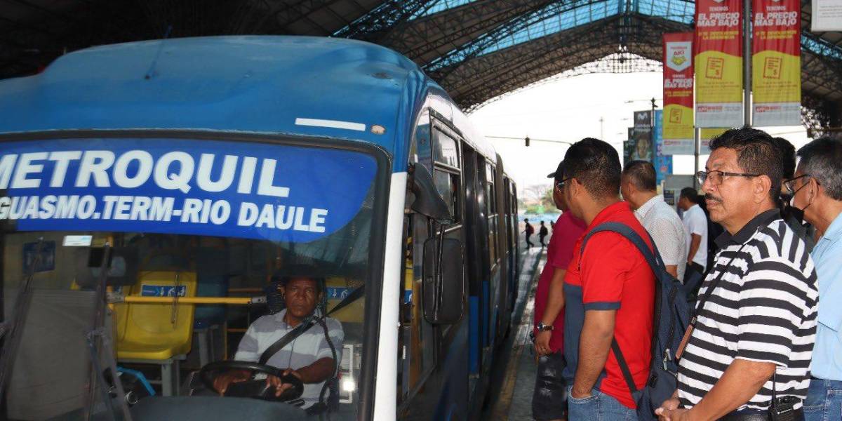 El Concejo de Guayaquil aprobó en definitivo la reforma para renovar el sistema Metrovía con un pasaje de 45 centavos