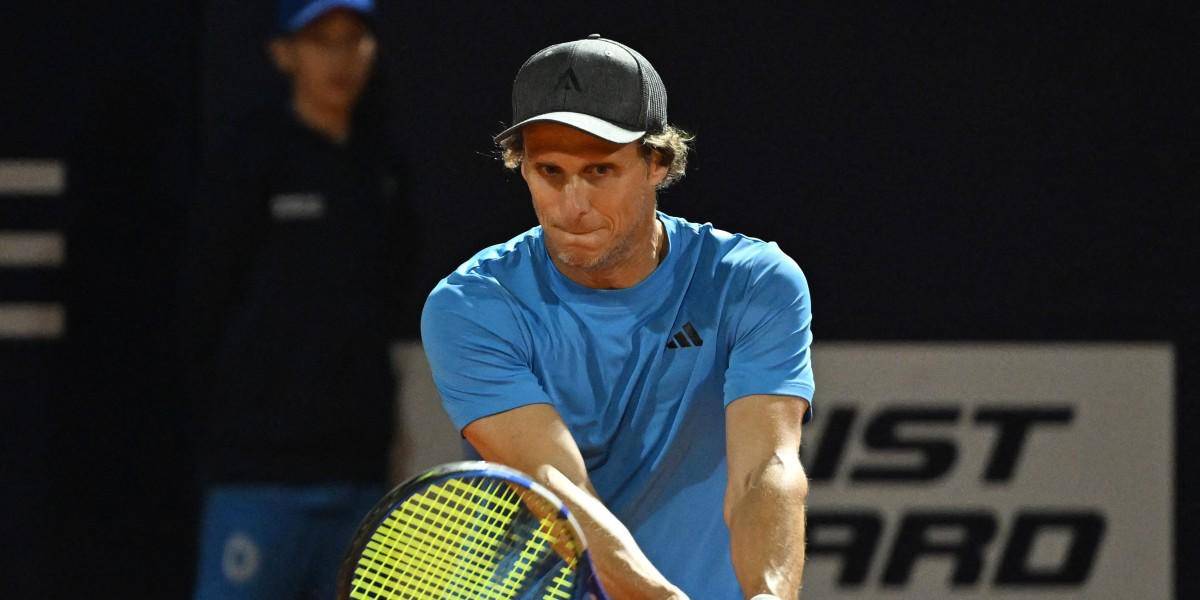 Diego Forlán perdió en su debut como tenista profesional en el torneo ATP en Uruguay