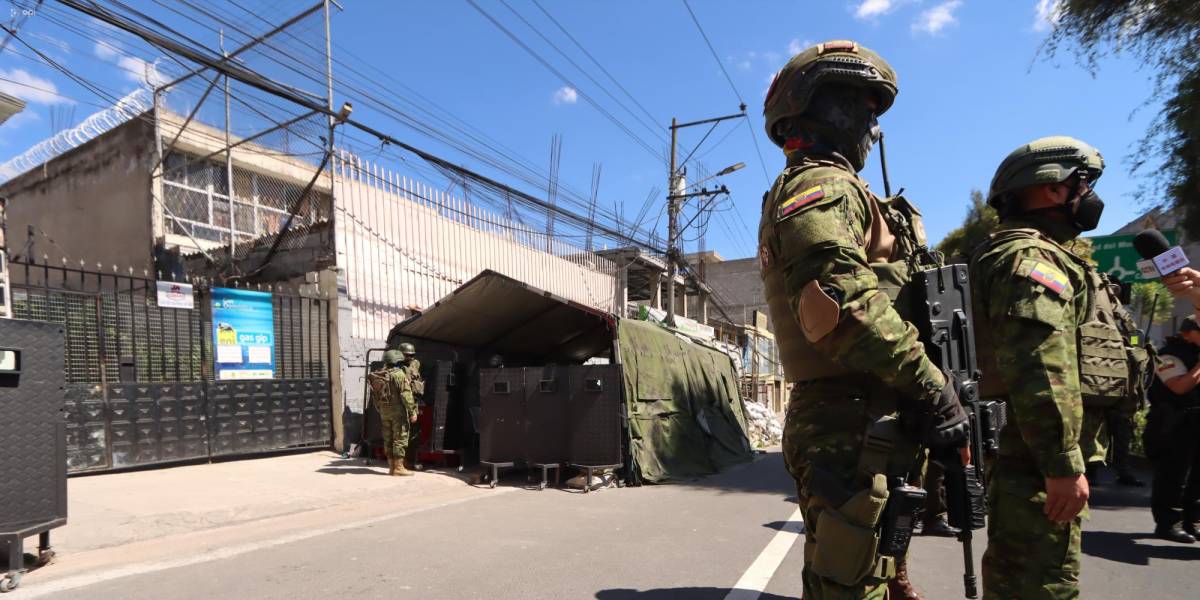 Un simulacro de fuga de presos se realizó en la Cárcel 4 de Quito