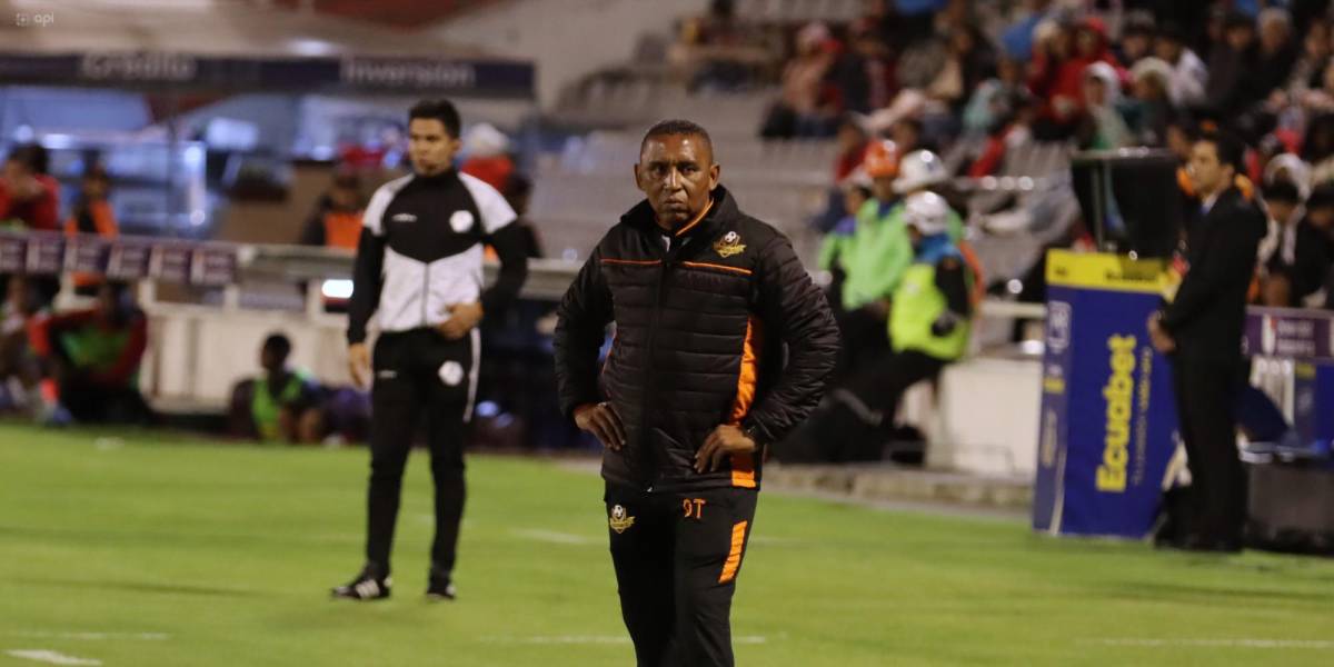 Juan Carlos León renovó con Libertad de Loja y no será nuevo entrenador de Emelec