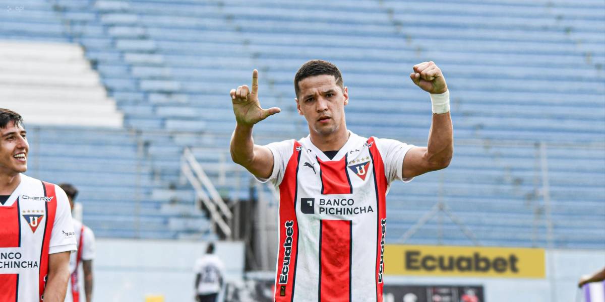 Liga de Quito conversa con dos equipos de Brasil por el traspaso de Alex Arce