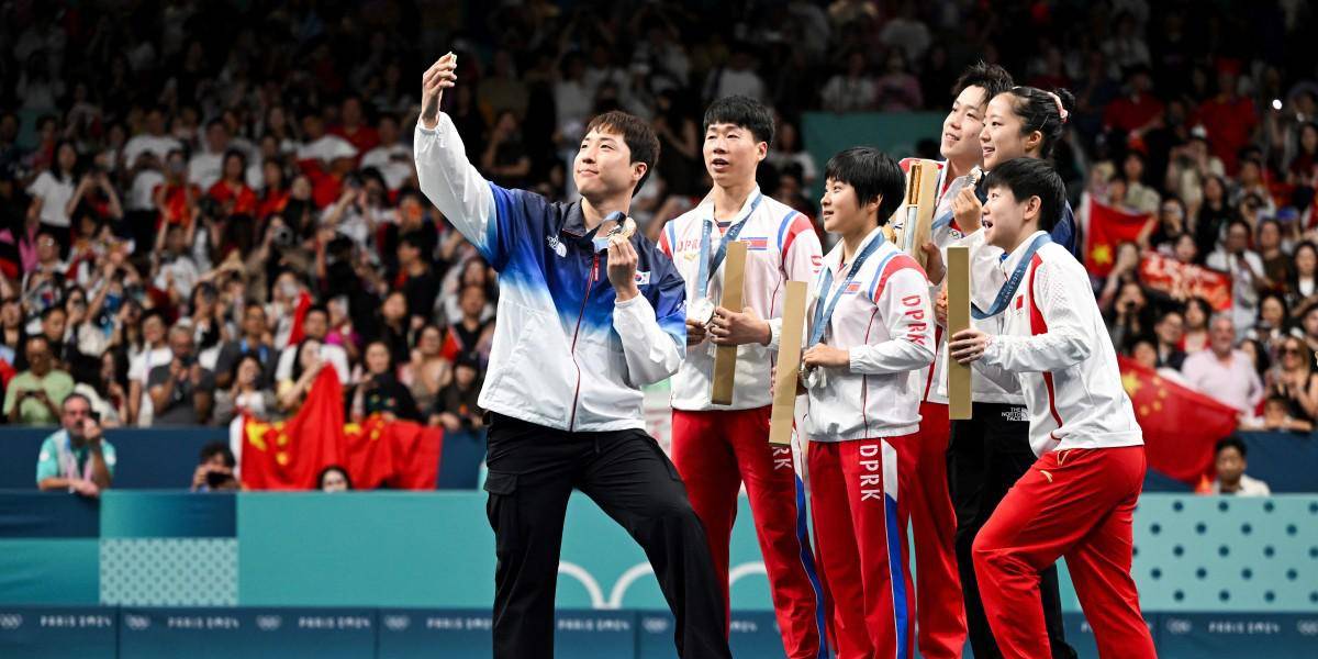 Surcoreanos y norcoreanos protagonizan selfi viral en un podio olímpico