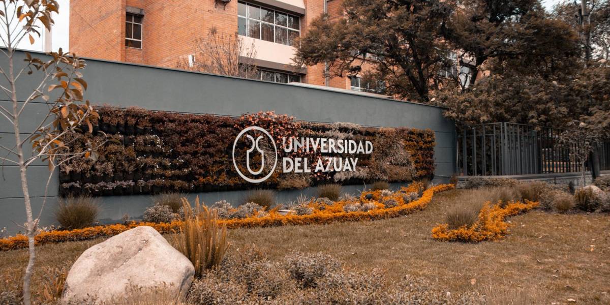 Los estudiantes de Medicina de dos universidades tuvieron el 100 % de aprobados en el examen del Caces