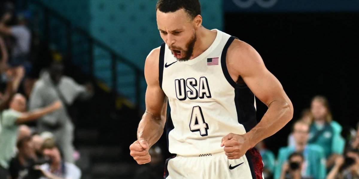 Curry: Eso es lo bonito del equipo de Estados Unidos, cada día brilla alguien diferente