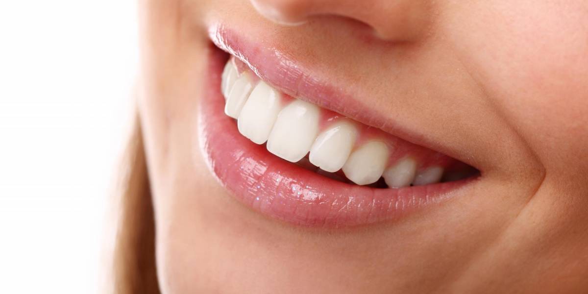 5 tips para blanquear tus dientes sin dañarlos con recetas naturales