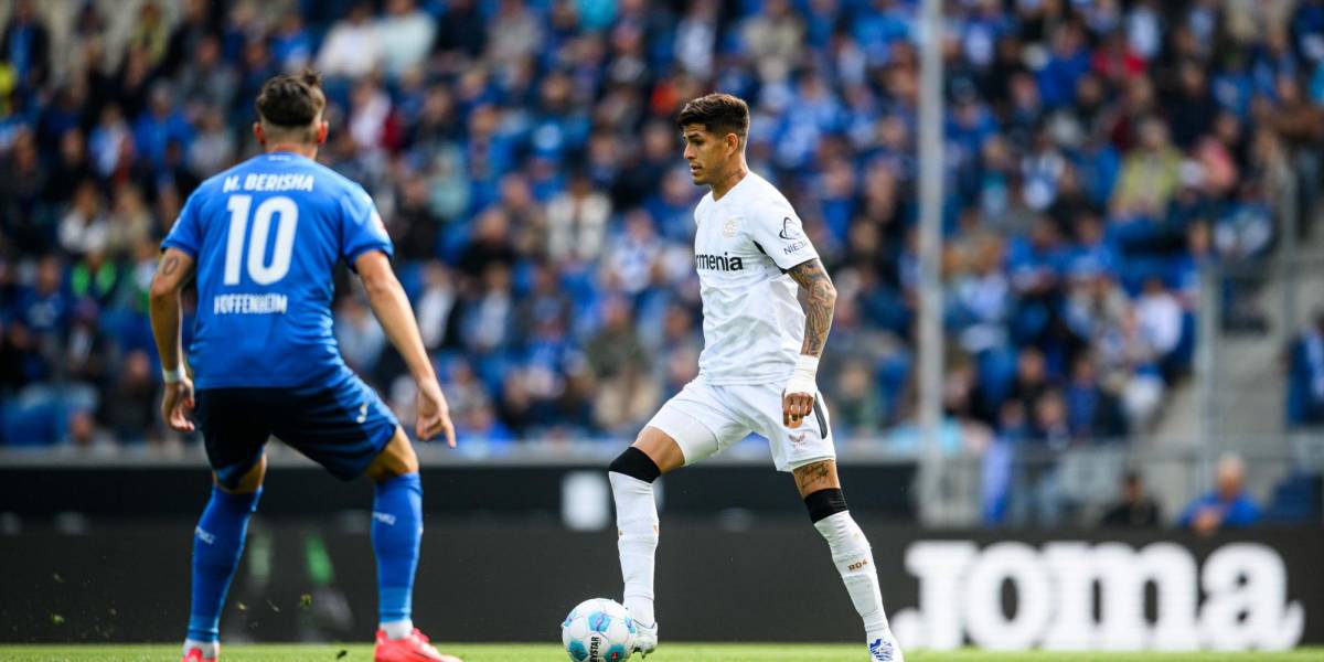 (Video) El error de Piero Hincapié que terminó en gol del Hoffenheim al Bayer Leverkusen