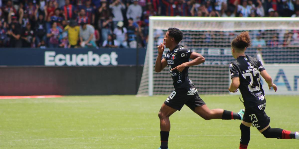 Deportivo Quito goleó al Santa Elena SC por los playoffs de ascenso a Serie B