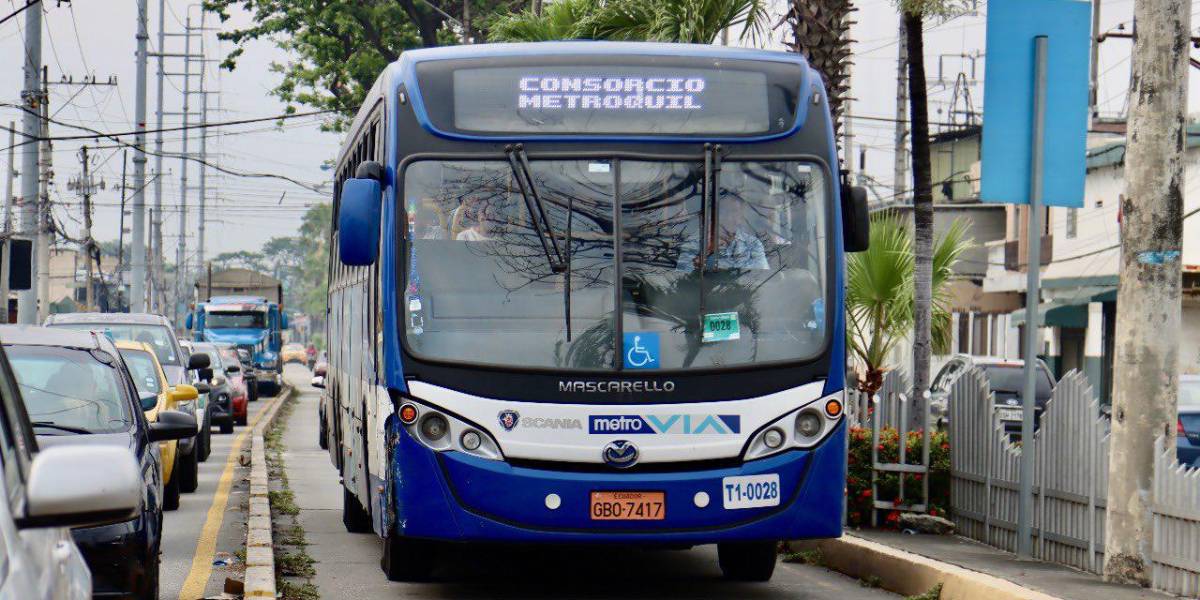 Una persona es asesinada mientras esperaba bus de la Metrovía, en Guayaquil