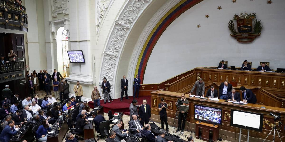 El Parlamento de Venezuela instará al Gobierno a romper todas las relaciones con España