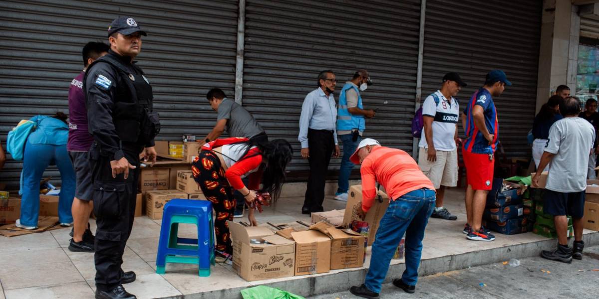 La mercadería decomisada a comerciantes informales puede ser retirada en Segura EP, señala la Alcaldía de Guayaquil