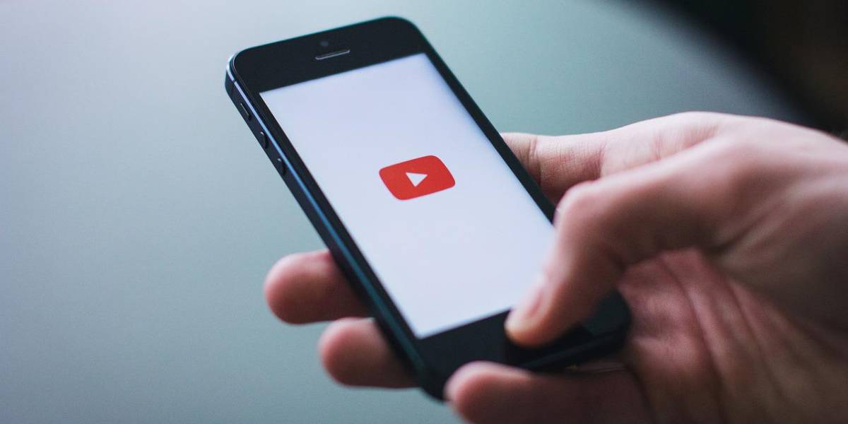 YouTube prueba a inyectar anuncios directamente en la transmisión de videos para neutralizar el uso de bloqueadores