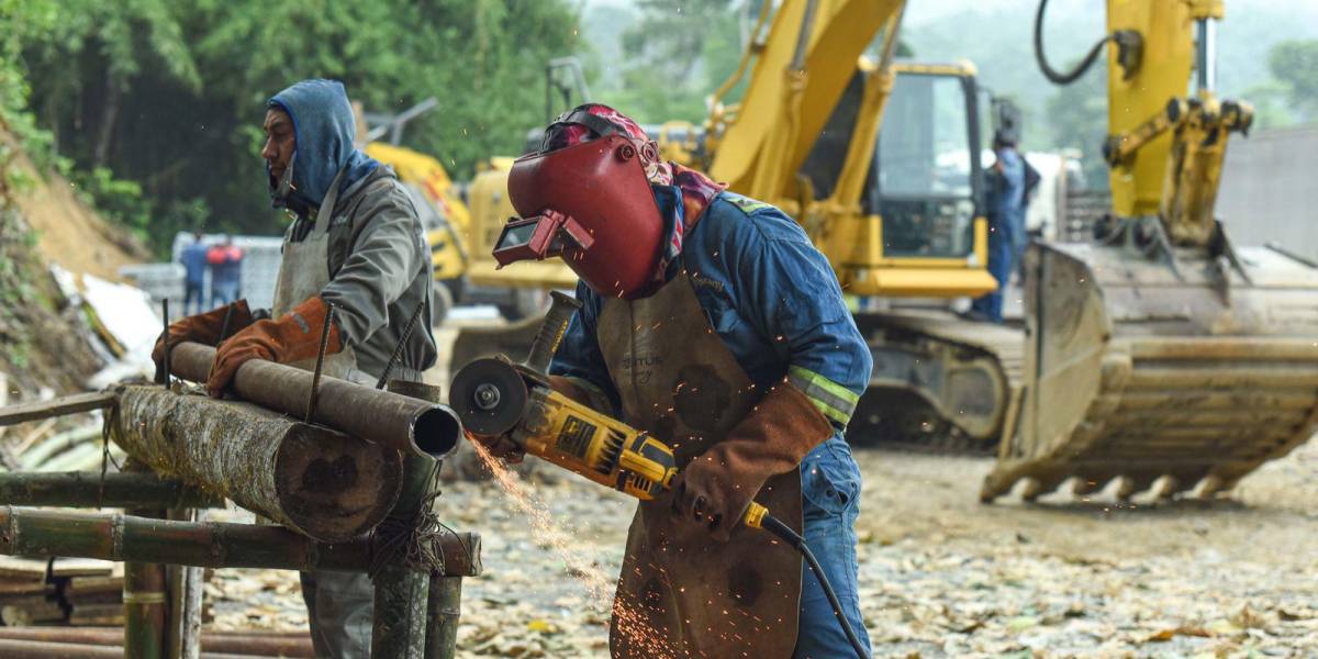 Cotopaxi: las piezas del puente bailey que conectará a los cantones Pangua y La Maná fueron entregadas