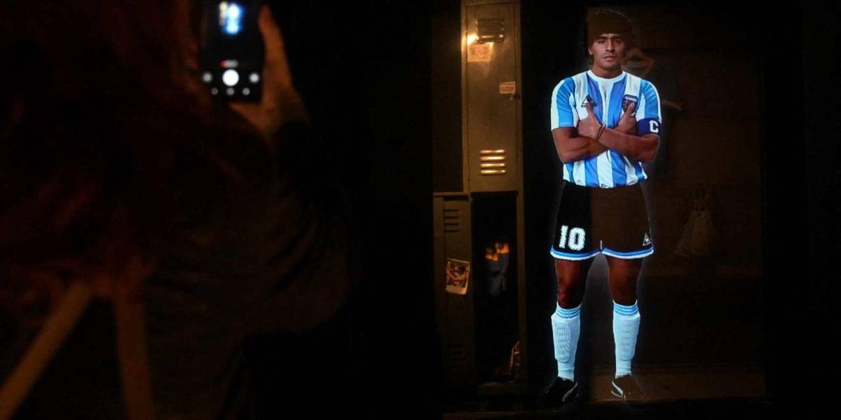 Diego eterno: una exposición multimedia homenajea a Maradona en Argentina